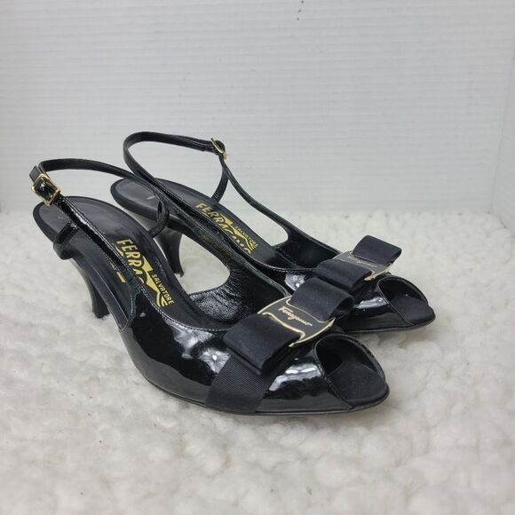 Salvatore Ferragamo Women's Slingback Sandals Sz 7.5 AA Patent Leather Peep Toe - Picture 1 of 9